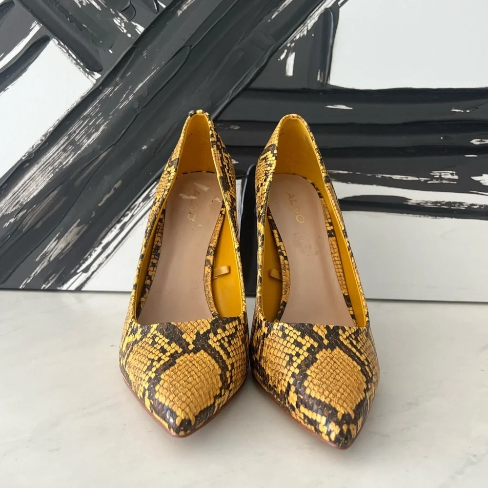 ALDO Yellow Snake Print Pumps - Picture 2 of 9